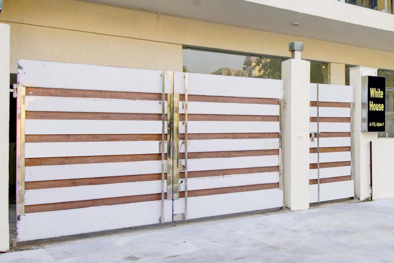 Oyo White House Hotel Noida Exterior foto